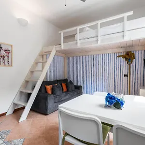 https://arco-cina-town-4-posti-letto.it-lombardy.com